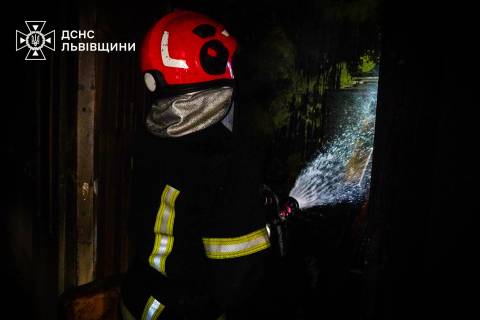 У Львові чоловік потрапив до лікарні через пожежу у багатоповерхівці
