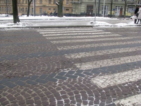 На Старосамбірщині водій авто збив 21-річну дівчину