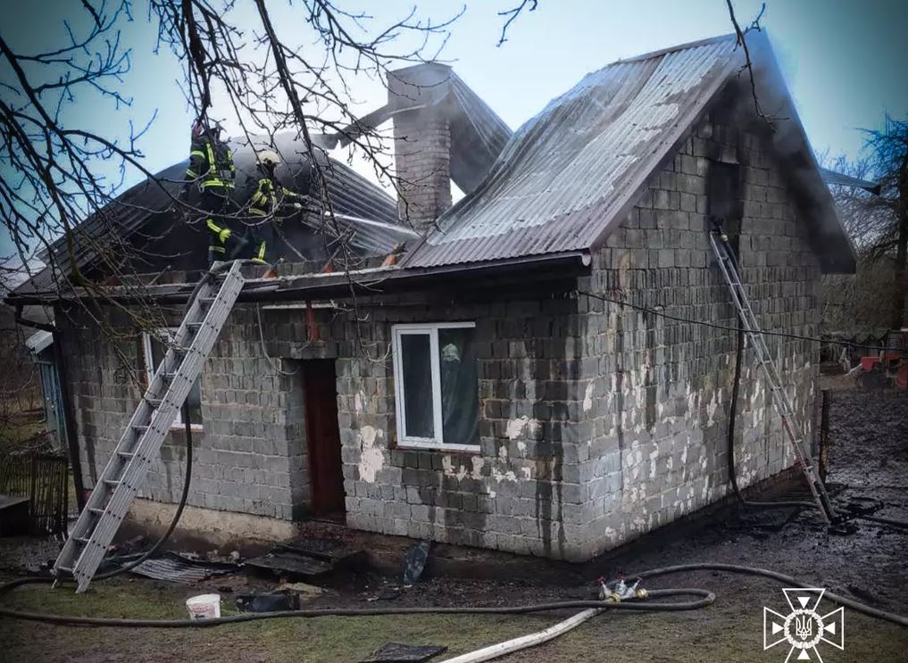 Біля Городка горів житловий будинок