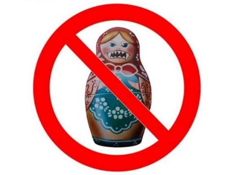 У Львові роздають флаєри із закликами бойкотувати російську продукцію