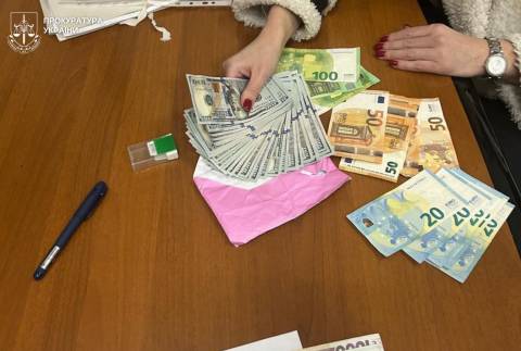 Дрогобицького адвоката викрили на хабарі за встановлення опікунства