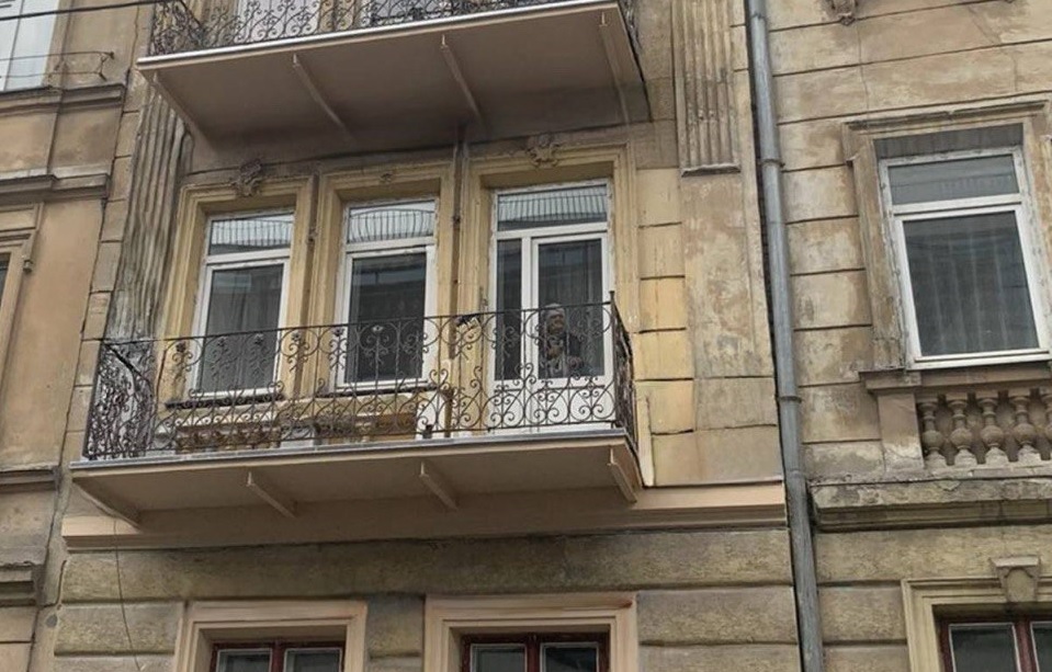 У Львові відновили балкон, який обвалився ще в липні