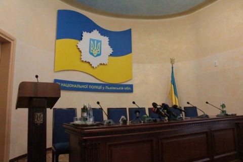 Поліція Львівщини планує засідати за столом вартістю 160 тисяч гривень