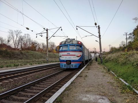 Львівська залізниця у квітні змінила графік руху поїздів, які курсують через станцію Красне