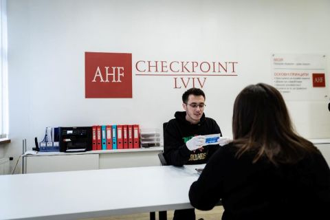 В AHF Checkpoint Львів можна пройти швидке тестування на ВІЛ, вірусні гепатити В, С та сифіліс