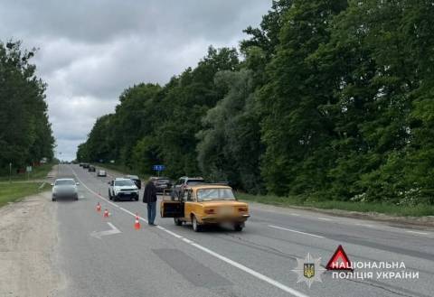 Поблизу Львова водій ВАЗУ збив пішохода