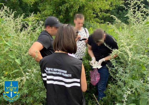 Львів’янин вимагав 4000 доларів від військовозобов'язаного за дозвіл про перетин кордону