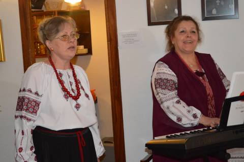 Любов Толмачова-Волощук та Любомира Нарозя