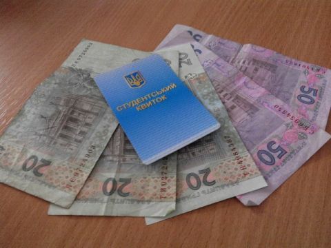 Львівські студенти вимагають від Гройсмана не скасовувати стипендії