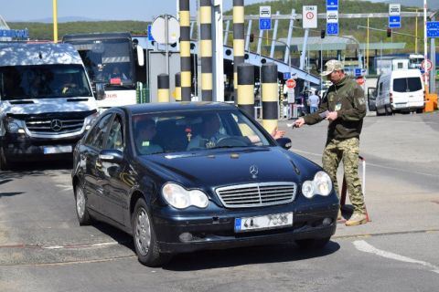 На кордоні з Польщею – черги на 10 авто