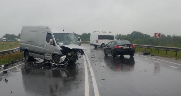 На трасі Київ – Чоп у потрійній ДТП загинув водій BMW