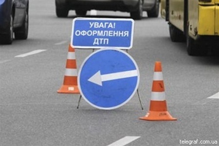 У зіткненні двох автомобілів біля Ашану травмувалися п'ятеро людей