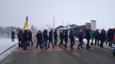 Шахтарі Львівщини перекрили трасу біля прикордонного переходу Рава-Руська