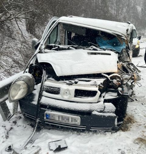 На трасі Київ – Чоп у ДТП з вантажівкою загинув водій мікроавтобуса