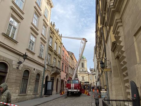 Пошкоджена балка стала причиною обвалу будинку на Ставропігійській у Львові