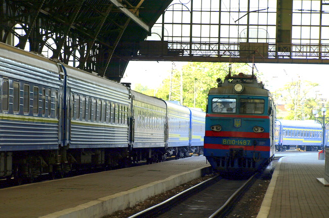 У жовтні через Львів курсуватимуть чотири додаткових поїзди
