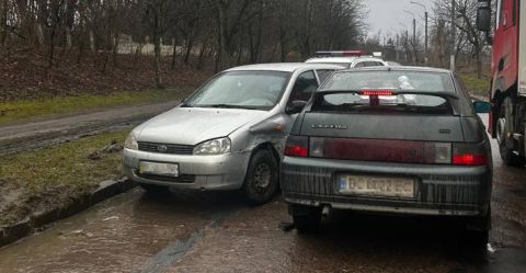 У Львові в потрійному ДТП помер водій ВАЗу