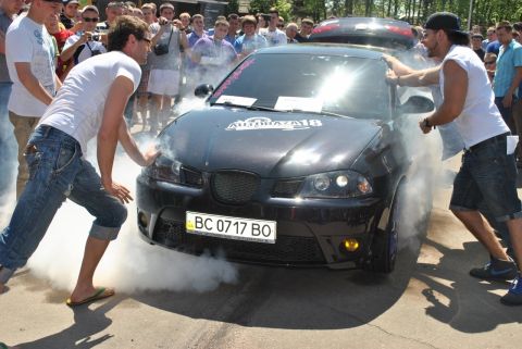 У Львові пройшли змагання з автотюнінгу та автозвуку (ФОТО)