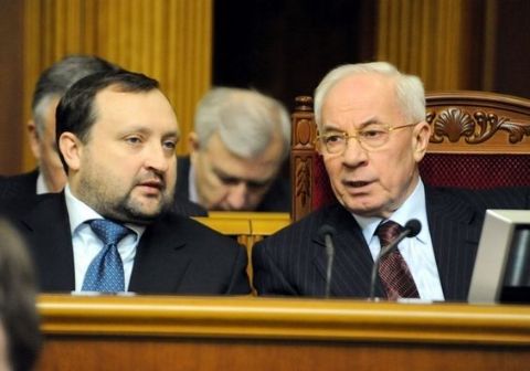 Азаров представив в. о. прем'єр-міністра Арбузова і пішов геть