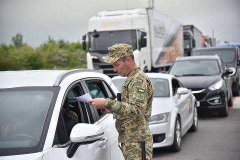 На кордоні з Польщею – черги з 165 авто