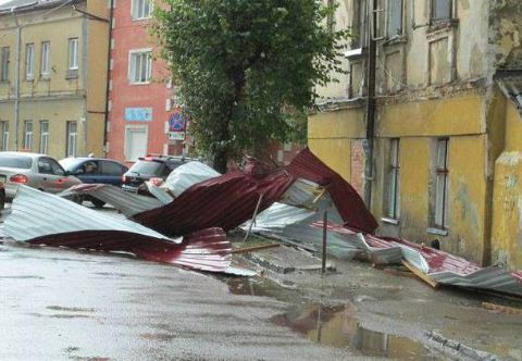 В Самборі відновили електропостачання після буревію