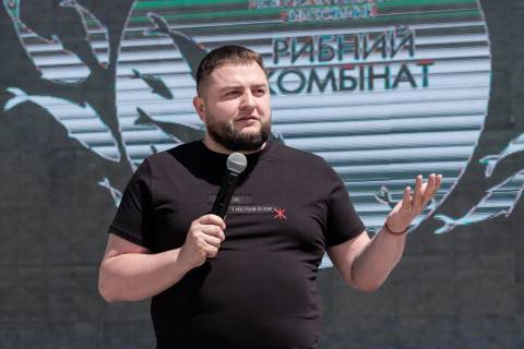 Холод у липні отримав понад 20 тисяч зарплати