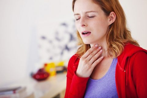 Позбавляємося болю в горлі: спрей чи таблетки