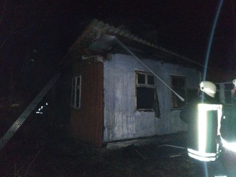 У Дрогобицькому районі через пожежу у власному будинку загинув чоловік