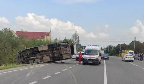 На трасі Львів – Радехів – Луцьк у ДТП постраждали двоє пасажирів маршрутки