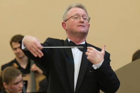 У ректора Львівської музичної академії торік з`явились Toyota та нерухомість біля Шацька