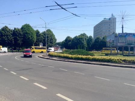 У Львові на перехресті вул. Липинського – пр.Чорновола впровадили нову схему організації дорожнього руху