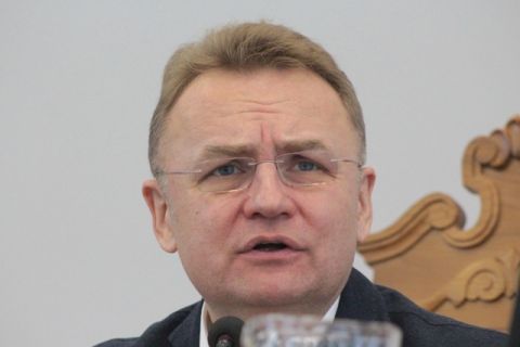 Садовий заявив, що львівські лікарні не для поважних панів