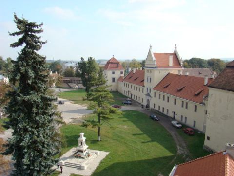 Жовківський замок відреставрують