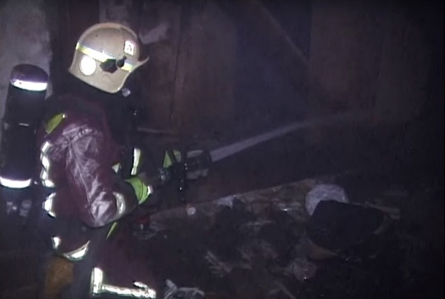 У Львові 14 рятувальників гасили пожежу у будівлі