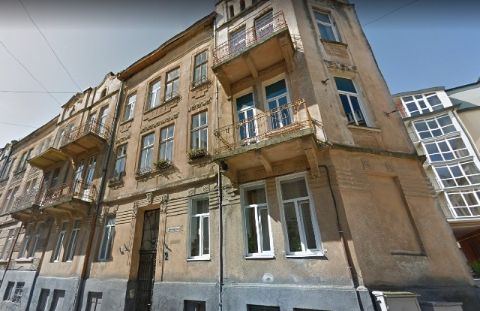 У Львові за 100 000 гривень продають приміщення у будинку початку ХХ століття