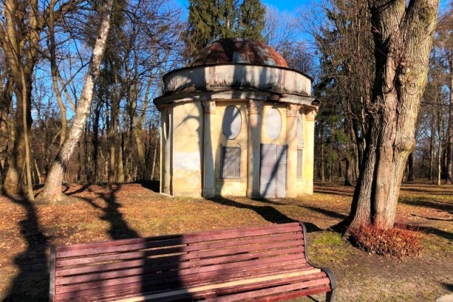 Закинуту ротонду в Стрийському парку здали в оренду під кафе