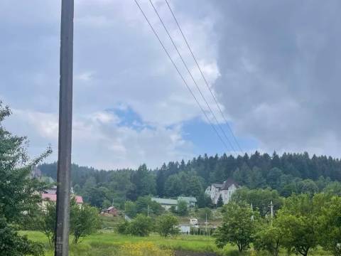Туристична компанія з Кривого Рогу купила землю у Східниці