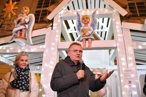 Міський голова Львова у грудні заробив понад 100 тисяч гривень