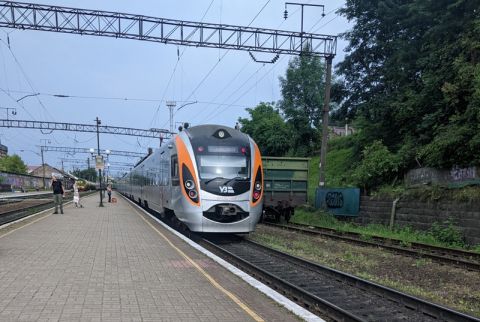 Укрзалізниця відкрила продаж квитків на поїзд з Варшави до Львова через Рава-Руську