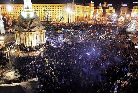 Понад 40 тисяч людей мітингувало вчора на Євромайдані, ? міліція