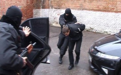 Росіянам, які тримали в заручниках мешканця Львова, загрожує до семи років тюрми