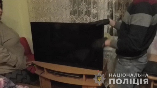 У Новояворівську чоловік викрав з магазину техніку на 100 тисяч гривень