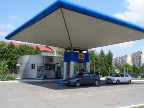 На Львівщині на 10,4% зменшився продаж бензину