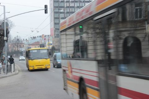 У Львові змінили кінцеву зупинку приміських маршруток