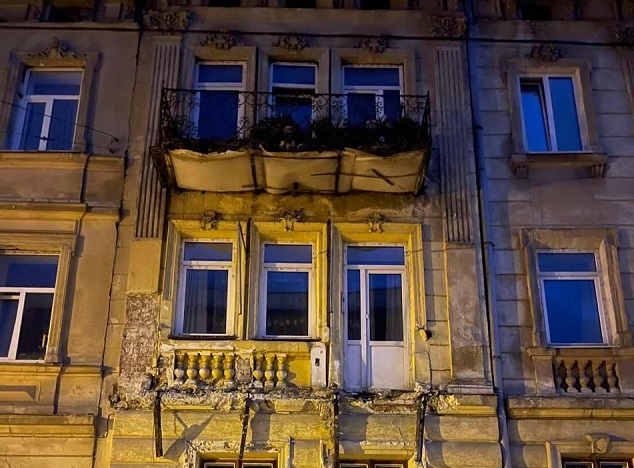 У Львові обвалився балкон житлового будинку