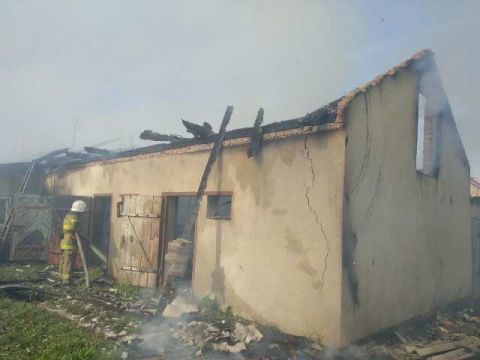 7 рятувальників гасили пожежу у будинку на Сокальщині