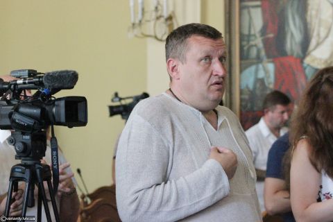 Депутат Адамик придбав автівку Тoyota Land Cruiser за 2,5 млн грн