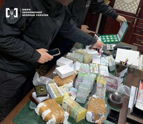 Львів'янку викрили в ухиленні від сплати податків на 13 мільйонів гривень за продаж колекційних монет