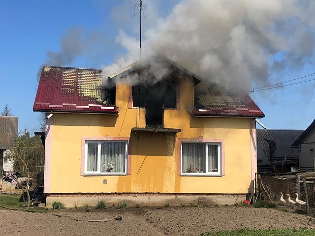 У Яворові загорівся житловий будинок