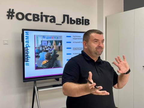 Садовий у квітні преміював головного освітянина Львова на понад 60 тисяч гривень